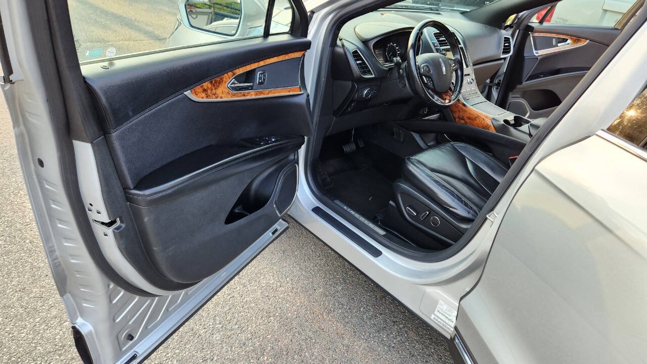 Used 2016 Lincoln MKX Select w/ Select Plus Package AWD/4WD image 23