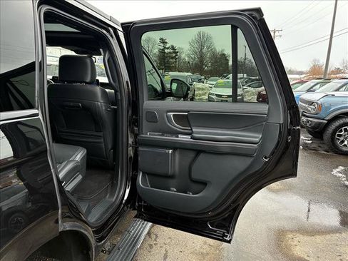 Used 2025 Ford Expedition Platinum w/ Stealth Performance Package image 20