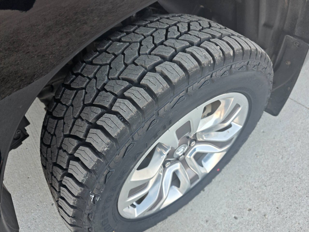 Used 2023 RAM 1500 Limited AWD/4WD image 8