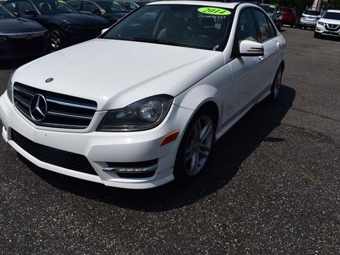 Used 2014 Mercedes-Benz C 300 4MATIC Sedan image 4