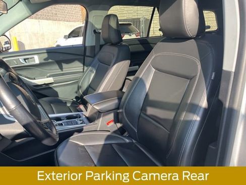 Certified 2022 Ford Explorer XLT w/ Equipment Group 202A image 18