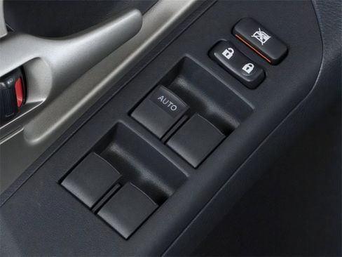 Used 2010 Toyota Matrix w/ PWR Pkg FWD image 19