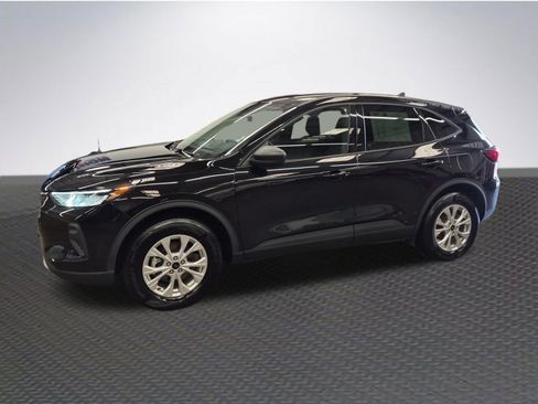 Used 2025 Ford Escape Active AWD/4WD image 2