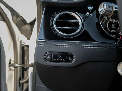 New 2026 Bentley Flying Spur Plug-In Hybrid image 29