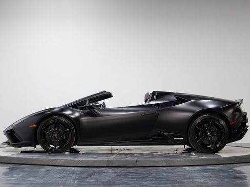 Used 2021 Lamborghini Huracan EVO image 35