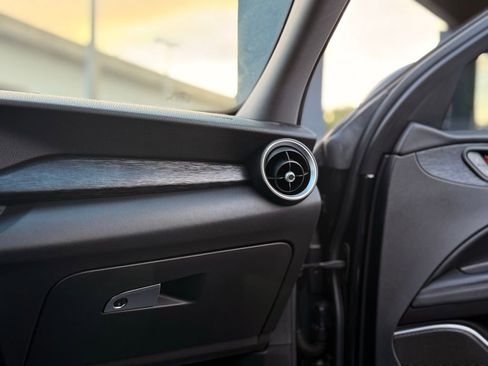 Used 2019 Alfa Romeo Stelvio image 20