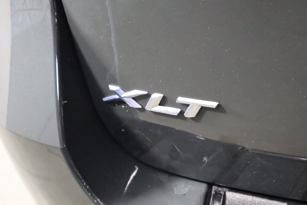 Used 2022 Ford Explorer XLT w/ Equipment Group 202A AWD/4WD image 42