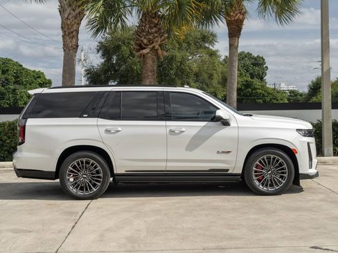 Used 2023 Cadillac Escalade V image 8