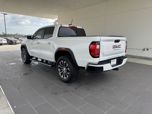 Used 2025 GMC Canyon Denali image 8