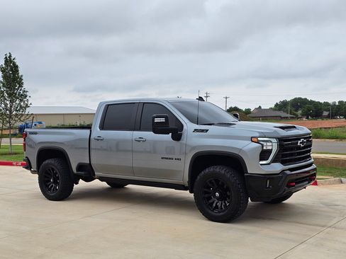 Used 2025 Chevrolet Silverado 2500 LT w/ Trail Boss Package AWD/4WD image 2