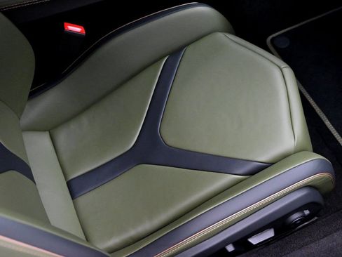 Used 2025 Lamborghini Revuelto AWD/4WD image 14