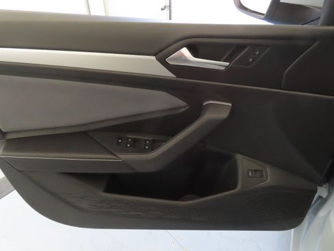 New 2026 Volkswagen Jetta SE FWD image 10