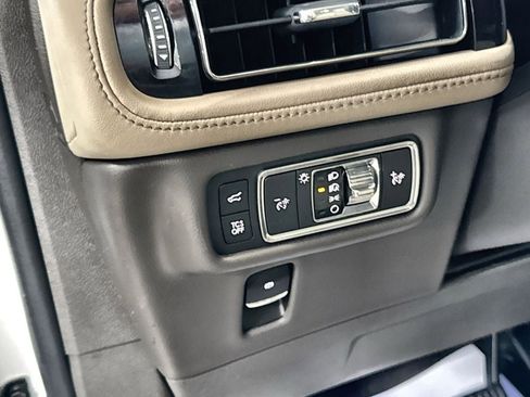 Used 2022 Lincoln Nautilus Reserve w/ Equipment Group 201A image 16