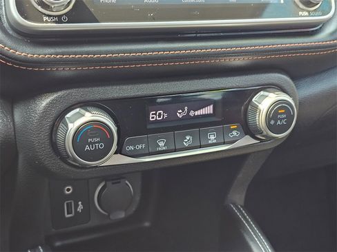 Used 2020 Nissan Kicks SR image 24