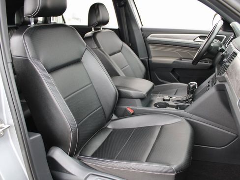 Certified 2021 Volkswagen Atlas Cross Sport SE image 25