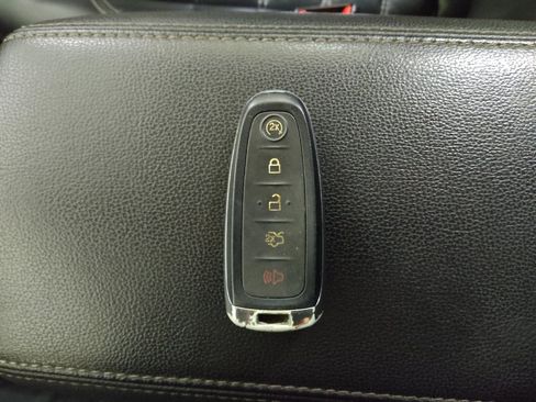 Used 2017 Ford Escape Titanium image 32