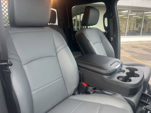 New 2024 RAM 2500 Tradesman w/ Chrome Appearance Group image 30