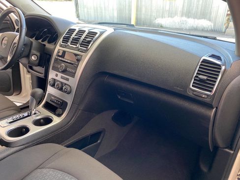 Used 2010 GMC Acadia SL w/ Preferred Package image 38