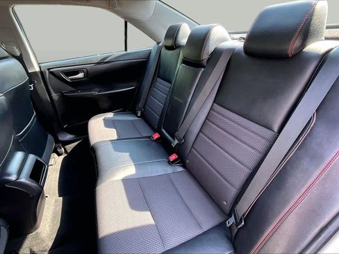 Certified 2017 Toyota Camry SE FWD image 19