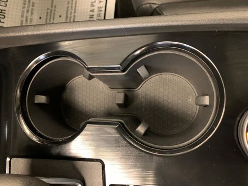 Used 2021 Nissan Rogue SV w/ Premium Package image 34