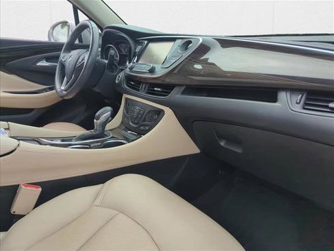 Used 2019 Buick Envision Essence image 25
