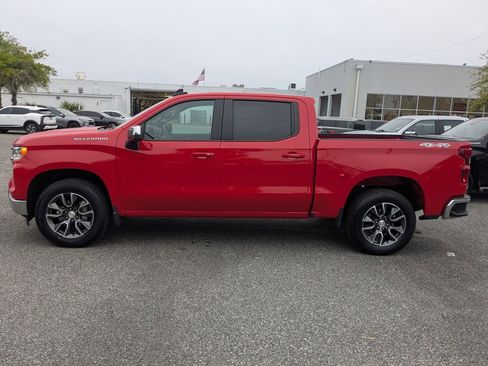 Used 2024 Chevrolet Silverado 1500 LT AWD/4WD image 7