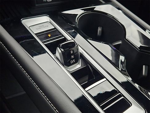 New 2026 Volkswagen Atlas Cross Sport SEL Premium R-Line image 24