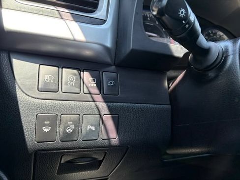 Used 2018 Toyota Highlander Limited AWD/4WD image 26