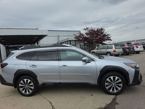Certified 2023 Subaru Outback Touring XT w/ Tech Package 3 AWD/4WD image 8
