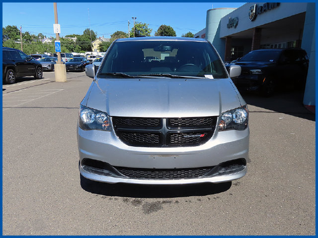 Used 2015 Dodge Grand Caravan SE FWD image 3