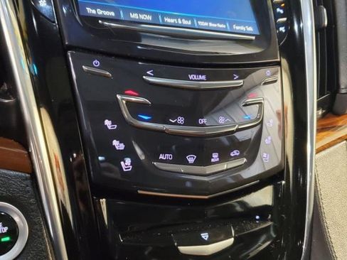 Used 2017 Cadillac Escalade Luxury AWD/4WD image 30