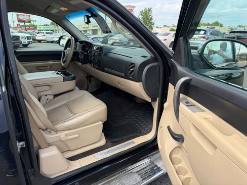 Used 2011 Chevrolet Silverado 1500 LT w/ All-Star Edition AWD/4WD image 8