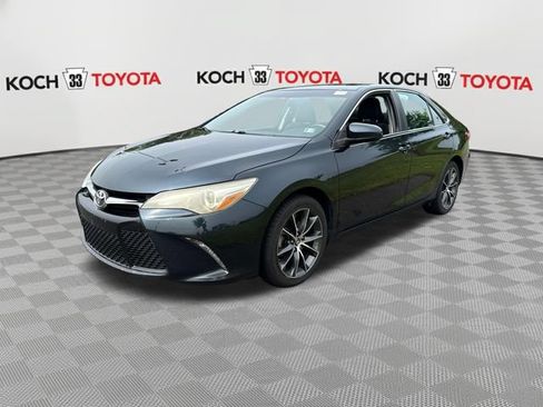 Used 2015 Toyota Camry XSE w/ Moonroof Package FWD image 3