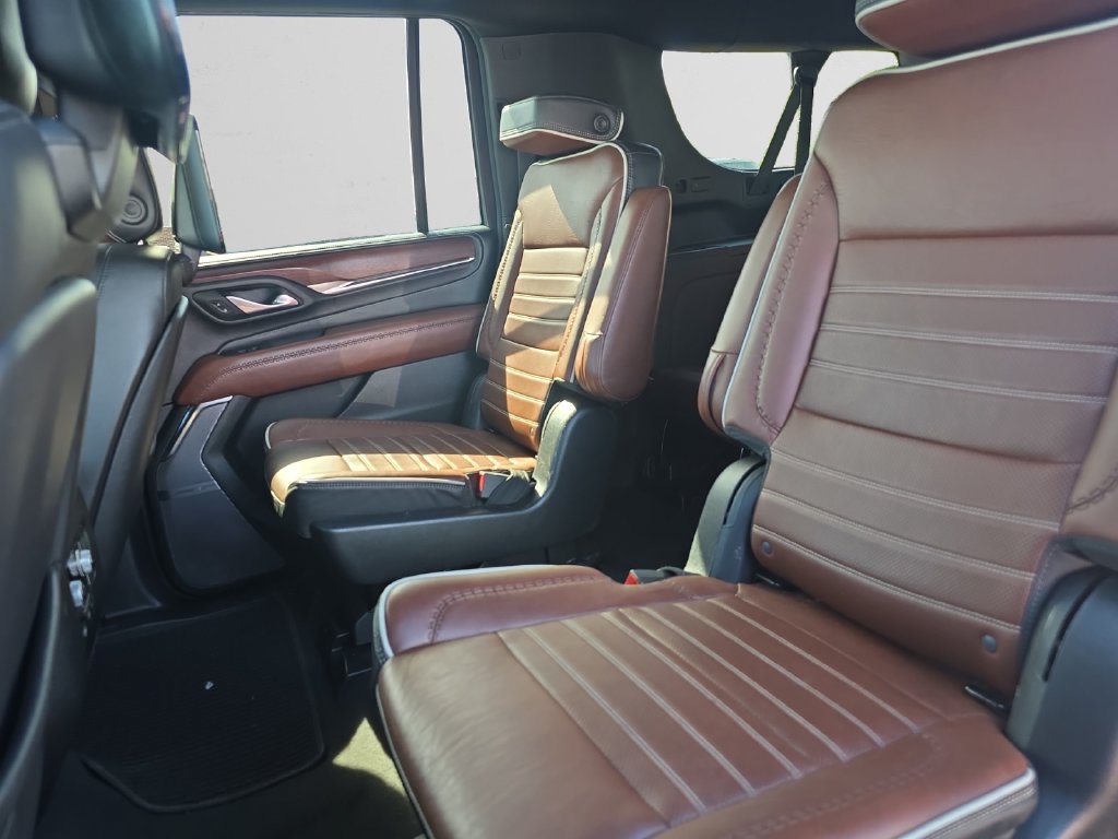 Used 2023 GMC Yukon XL Denali Ultimate AWD/4WD image 14