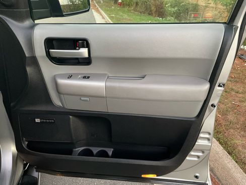 Used 2008 Toyota Sequoia Limited image 22