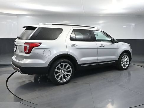 Used 2017 Ford Explorer Limited AWD/4WD image 5