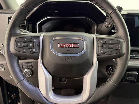 Used 2025 GMC Sierra 1500 SLT AWD/4WD image 11