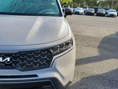 Used 2023 Kia Sorento SX Prestige image 3