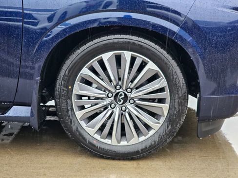 New 2025 INFINITI QX80 Luxe image 2