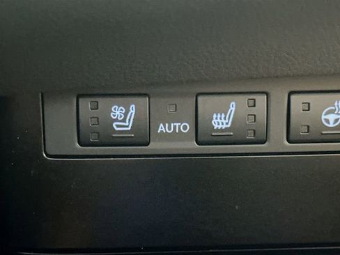 Used 2023 Lexus ES 350 w/ Premium Package FWD image 17