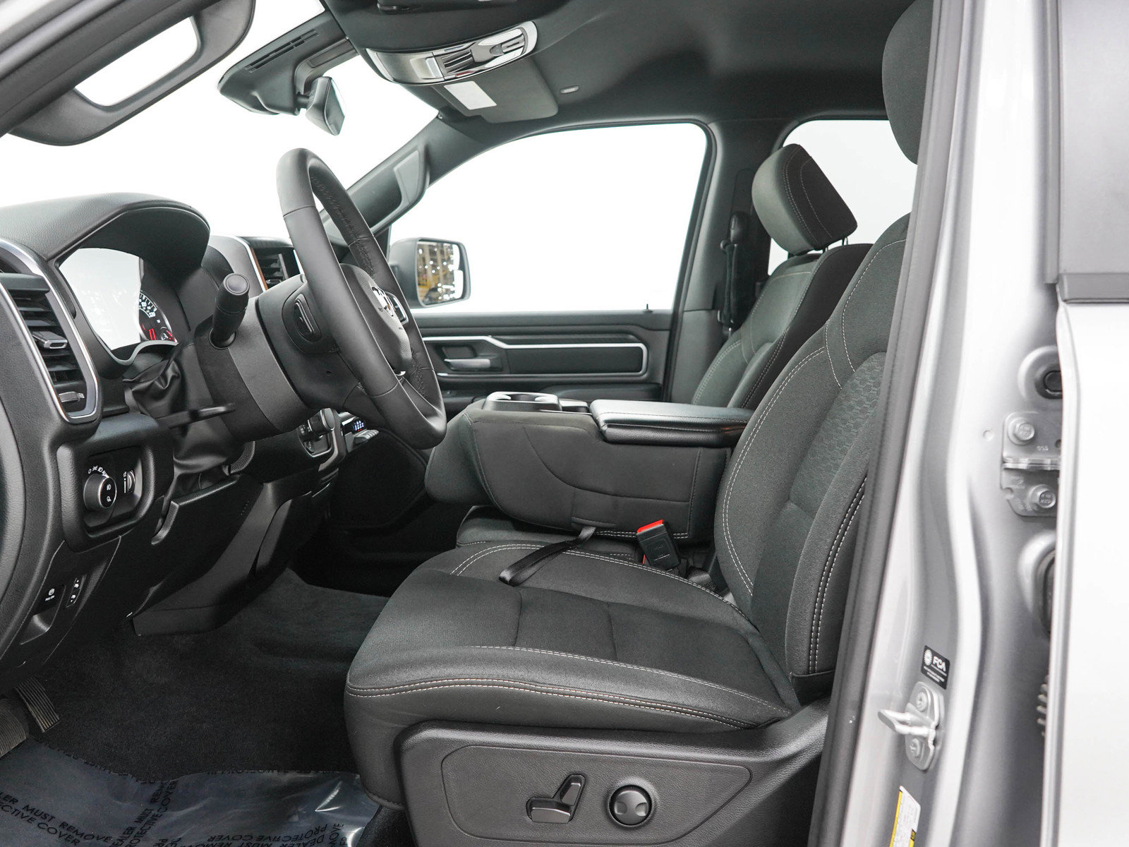 Used 2025 RAM 1500 Big Horn AWD/4WD image 23