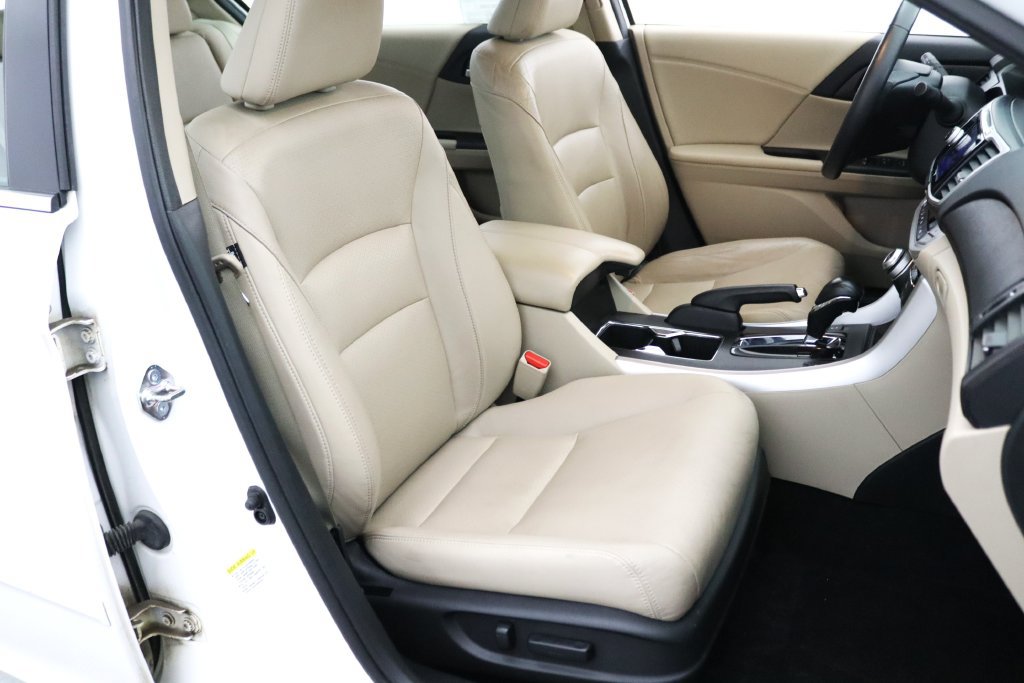 Used 2015 Honda Accord Touring image 13