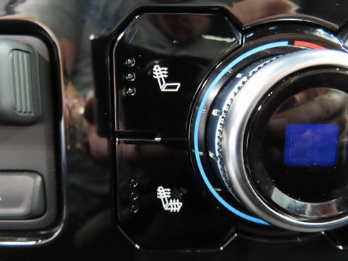 Used 2025 GMC Sierra 2500 SLE image 59