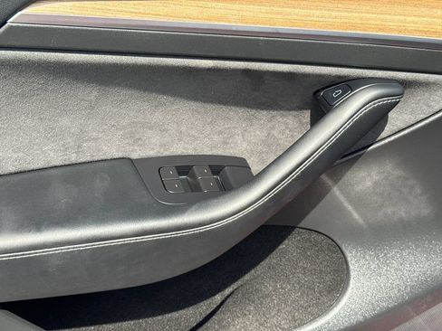 Used 2023 Tesla Model Y Long Range AWD/4WD image 10