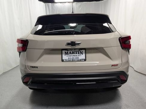 New 2026 Chevrolet Trax RS w/ Sunroof Package FWD image 4