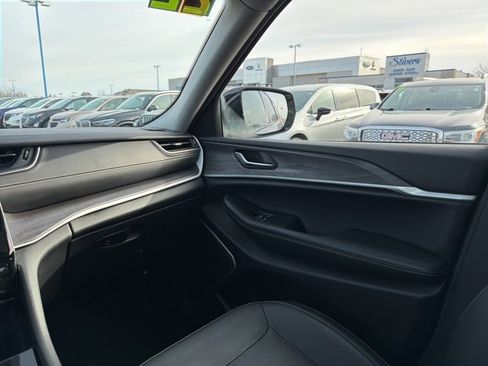 Used 2022 Jeep Grand Cherokee L Limited image 20