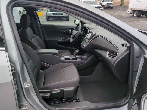 Used 2025 Chevrolet Malibu LT image 26