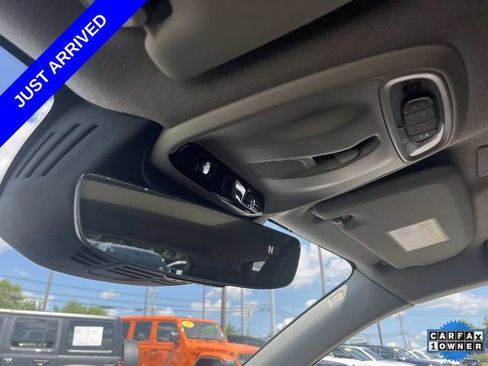 Used 2021 Volvo XC40 T5 Momentum w/ Premium Package AWD/4WD image 35