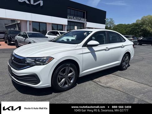 Used 2023 Volkswagen Jetta SE FWD image 1