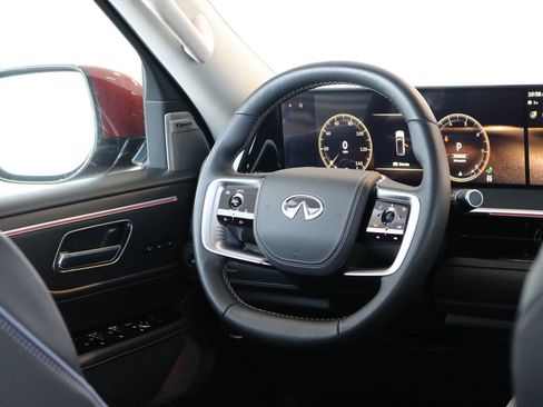 Certified 2025 INFINITI QX80 Sensory image 40